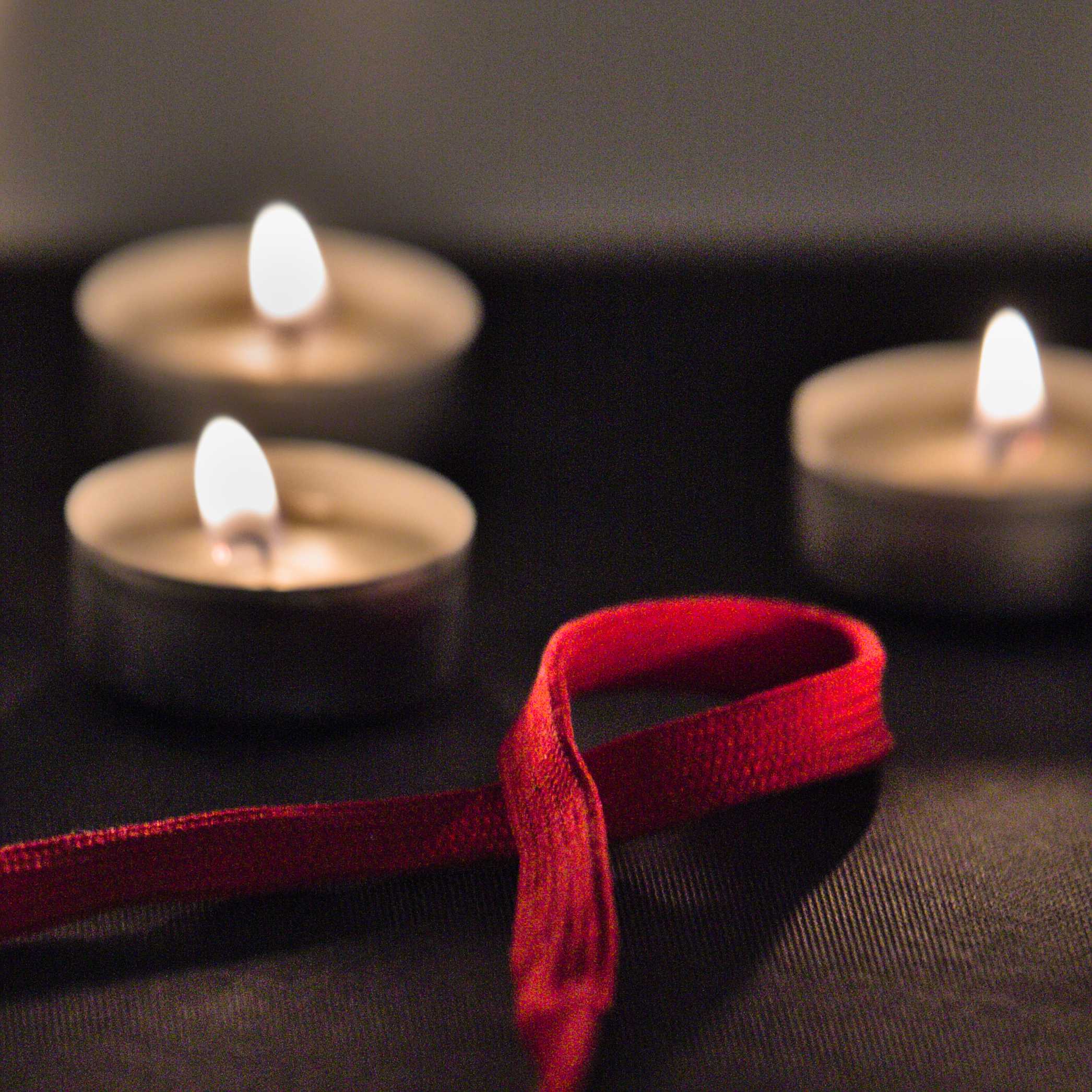 Jascha Ezra Urbach: Die AIDS-Pandemie (2021, Queer Lexikon)