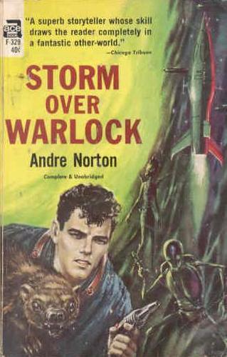 Andre Norton: Storm over Warlock (Paperback, 1965, Ace Books)