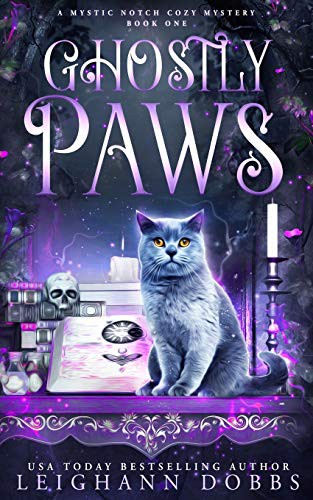 Leighann Dobbs: Ghostly Paws (Paperback, 2014, Leighann Dobbs Publishing)