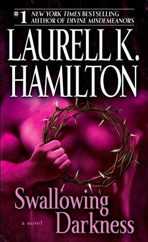 Laurell K. Hamilton: Swallowing Darkness (2009)